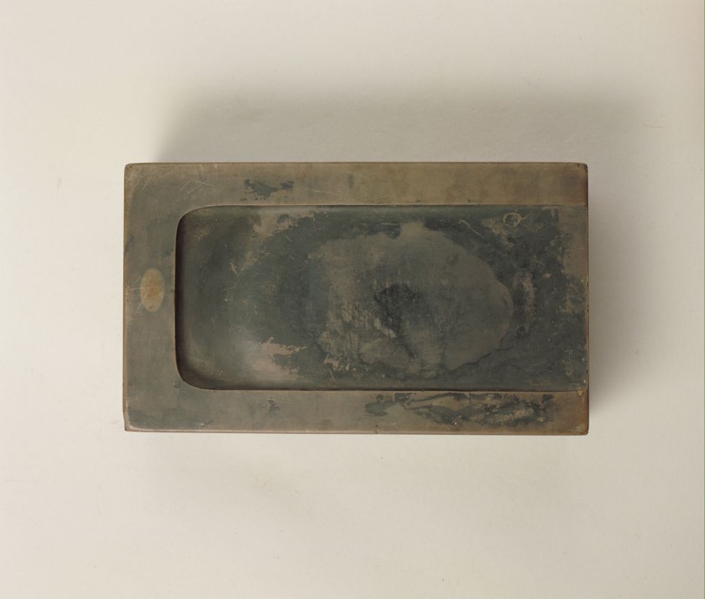 图片[2]-Handmade inkstone with stone carving hanging high above the moon-China Archive